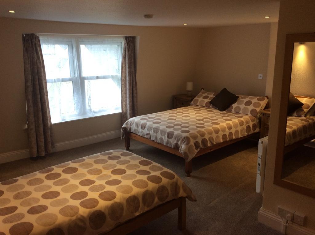 The Queens Inn Saint Martin Room photo